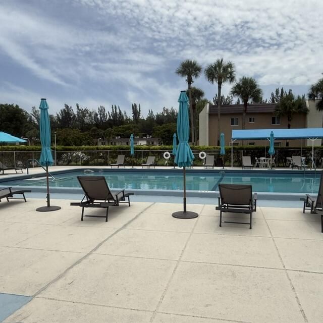 166 Lake Meryl Drive, West Palm Beach, FL 33411 Photo