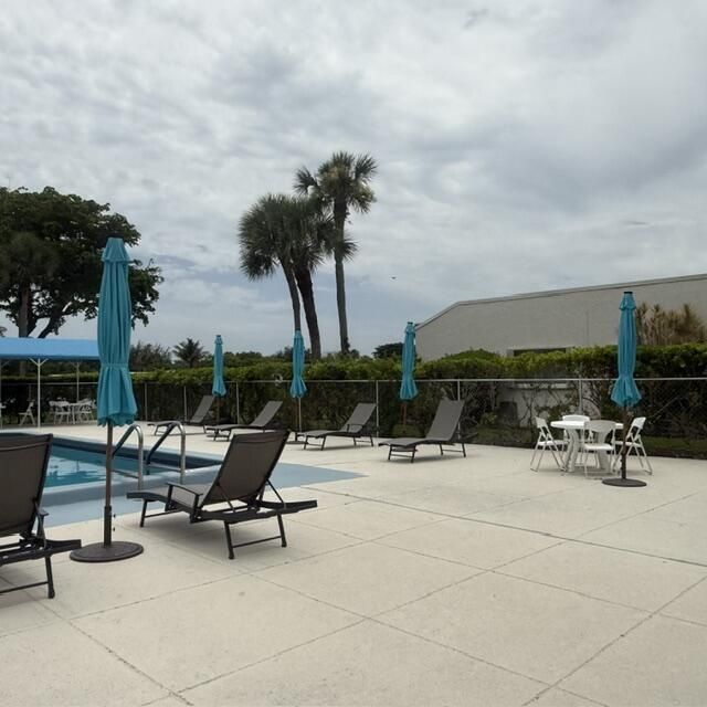 166 Lake Meryl Drive, West Palm Beach, FL 33411 Photo