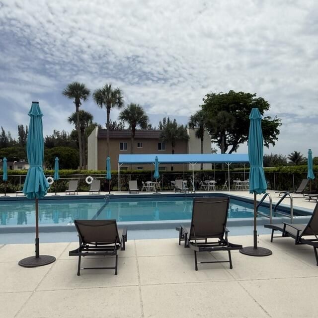 166 Lake Meryl Drive, West Palm Beach, FL 33411 Photo