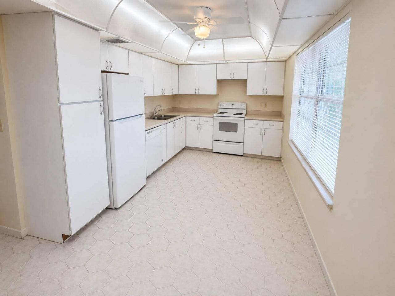 3520 Oaks Way, Unit 402, Pompano Beach, FL 33069 Photo