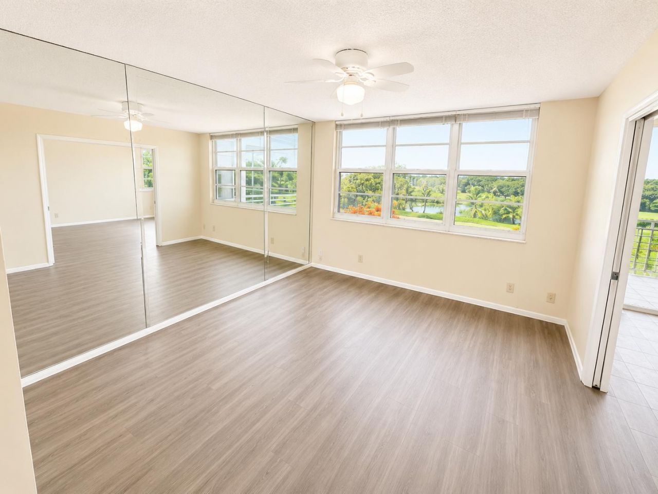 3520 Oaks Way, Unit 402, Pompano Beach, FL 33069 Photo