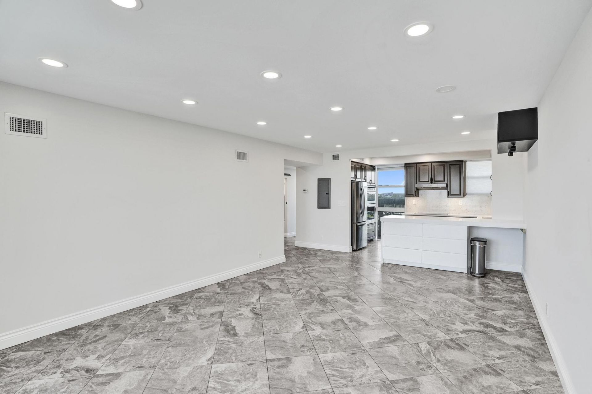 1900 S Ocean Drive, Unit 710, Fort Lauderdale, FL 33316 Photo