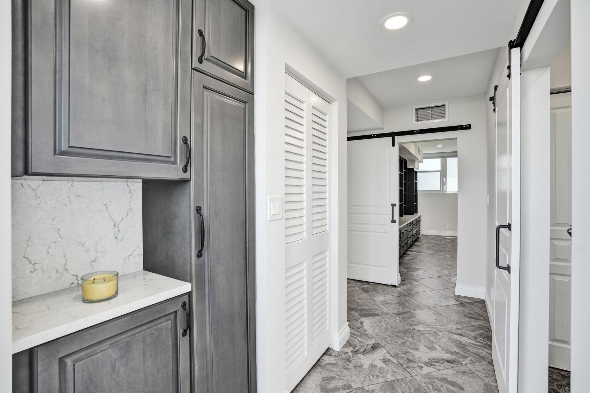 1900 S Ocean Drive, Unit 710, Fort Lauderdale, FL 33316 Photo