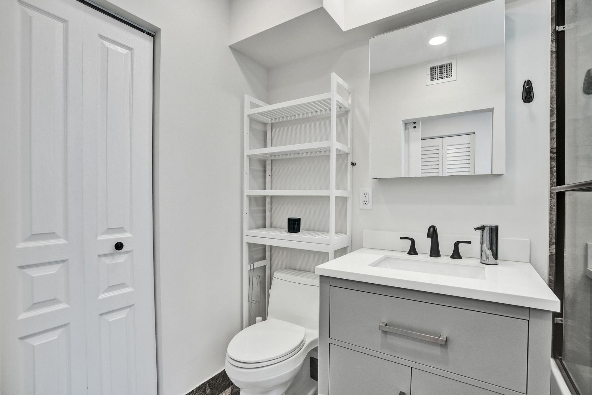 1900 S Ocean Drive, Unit 710, Fort Lauderdale, FL 33316 Photo