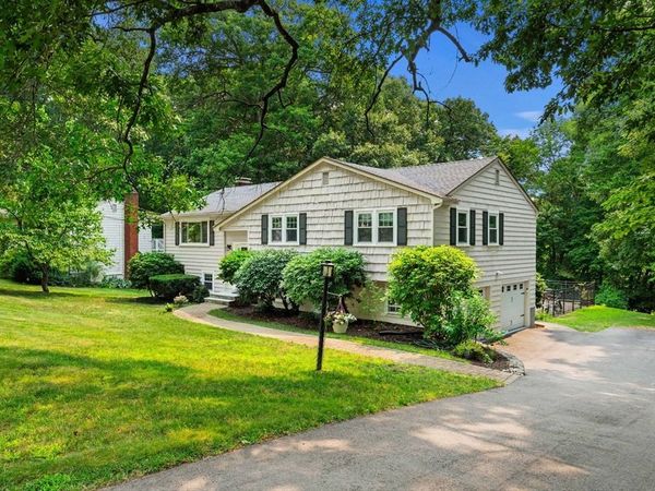 15 Crestwood Drive, Framingham, MA 01701