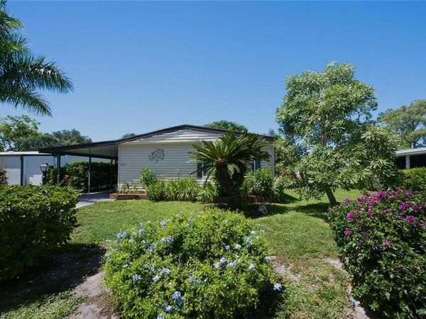 621 Charlemagne BLVD, NAPLES, FL 34112