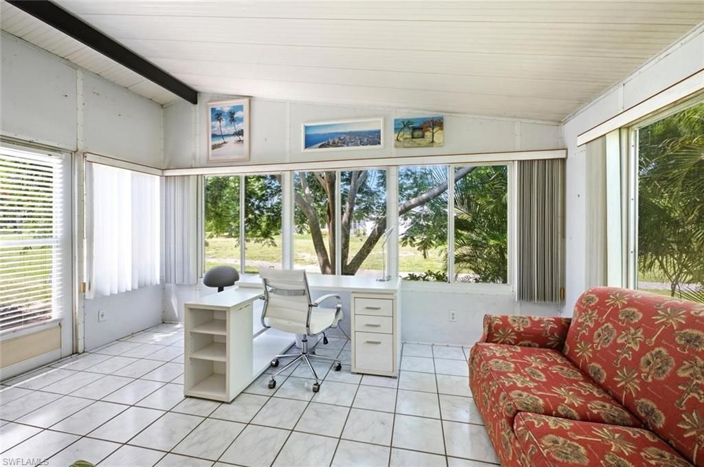 621 Charlemagne Blvd, Naples, FL 34112 Photo