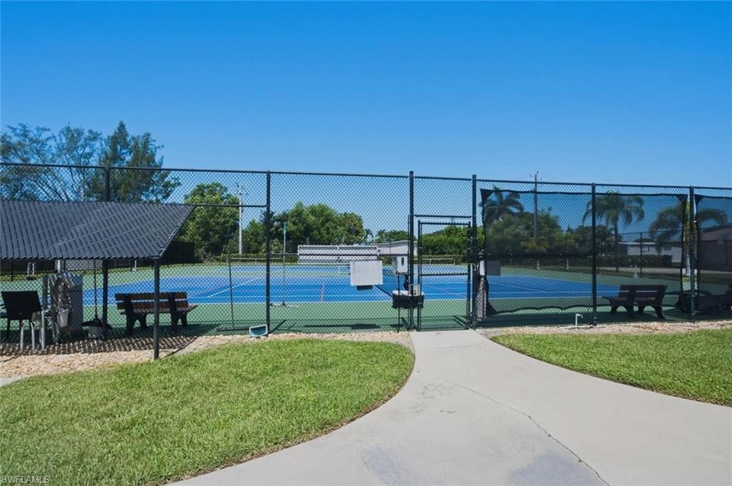 621 Charlemagne Blvd, Naples, FL 34112 Photo