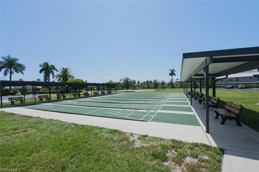 621 Charlemagne Blvd, Naples, FL 34112 Photo