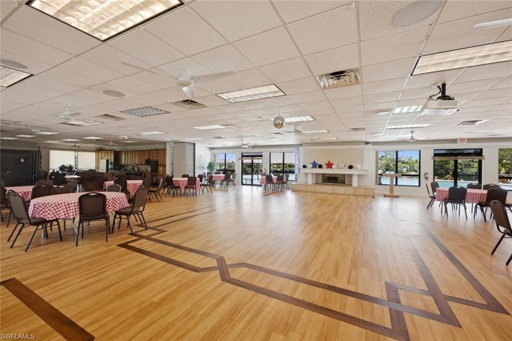 621 Charlemagne Blvd, Naples, FL 34112 Photo
