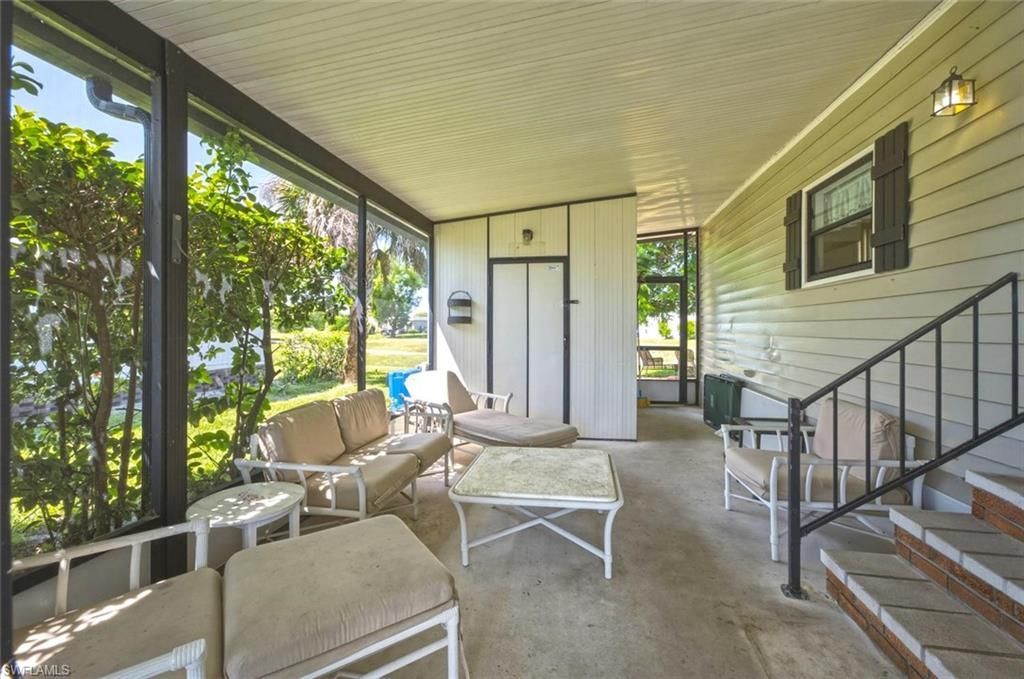 621 Charlemagne Blvd, Naples, FL 34112 Photo
