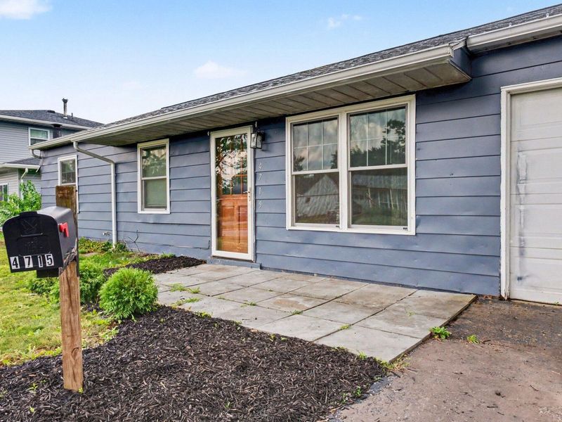 4715 Arnold Avenue , Columbus, OH 43228 Photo 2