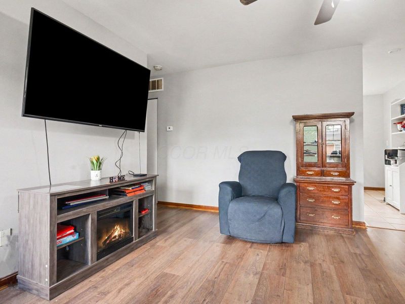 4715 Arnold Avenue , Columbus, OH 43228 Photo 4