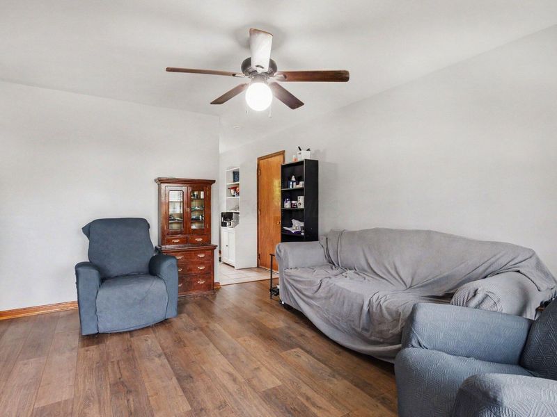 4715 Arnold Avenue , Columbus, OH 43228 Photo 5