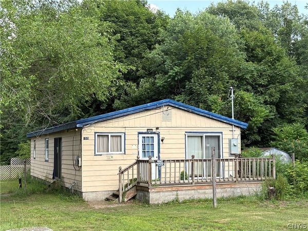 1588 County Route 8 , Fulton, NY 13069