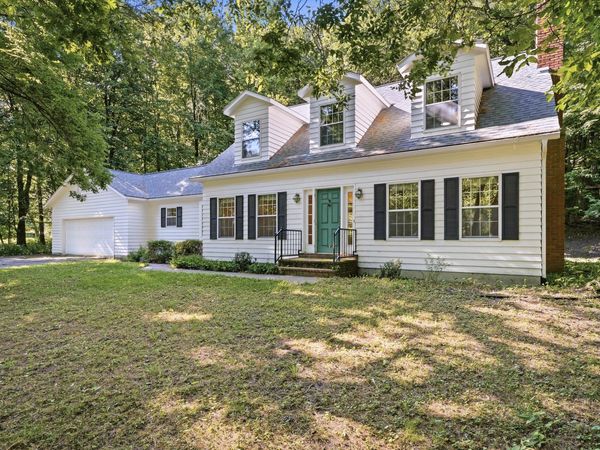 137 Canterbury Rd, Eau Claire, WI 54701