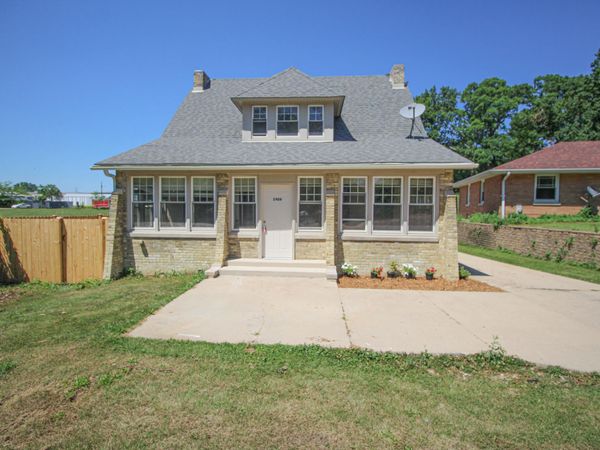 2406 Washington Rd, Kenosha, WI 53140