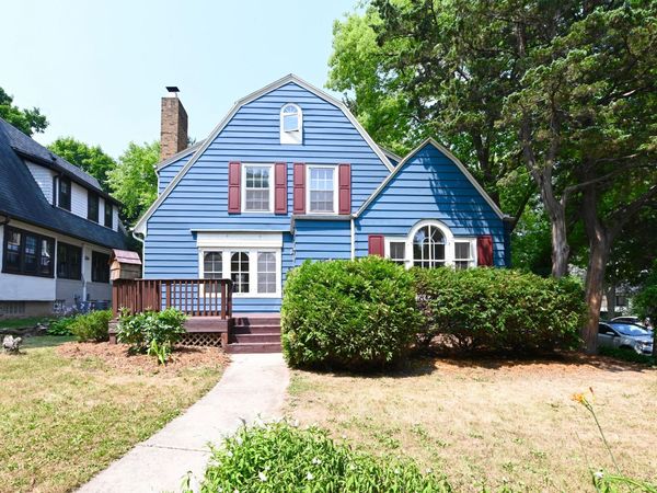 3495 N Maryland Ave, Milwaukee, WI 53211
