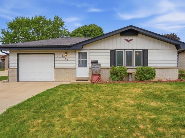 1542 W Iona Ter, Milwaukee, WI 53221