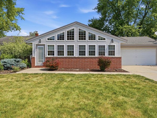 16730 Willow Ridge Ln, Brookfield, WI 53005