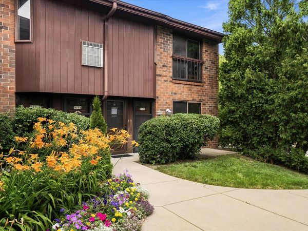 9120 N Park Plaza Ct, Unit 9120, Brown Deer, WI 53223