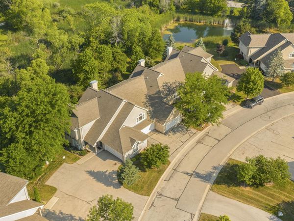 9140 W Elm Ct, Unit D, Franklin, WI 53132