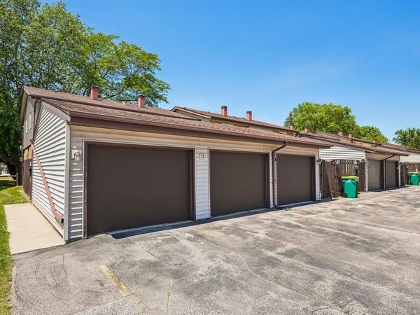 W163N11467 Windsor Ct, Germantown, WI 53022