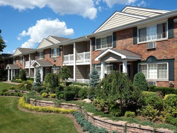 399 Great East Neck Road , Unit 399B, West Babylon, NY 11704
