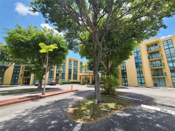 11800 SW 18th St , Unit 512-4, Miami, FL 33175