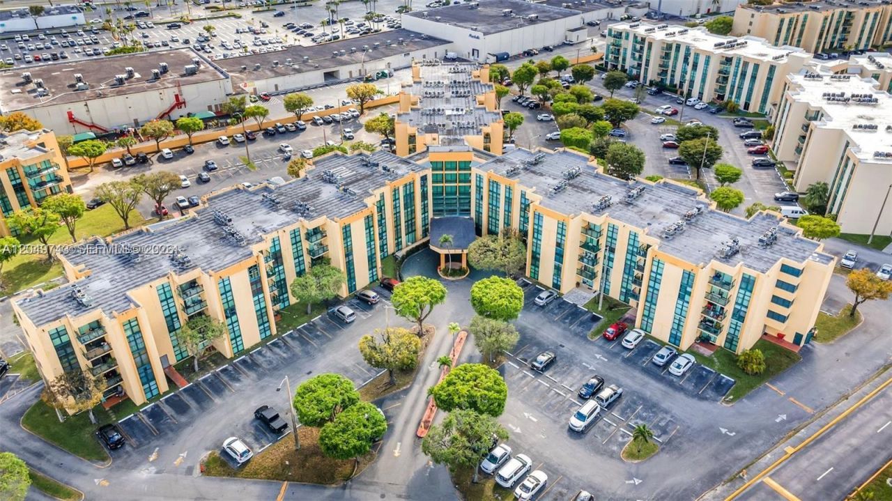 11800 SW 18th St , Unit 512-4, Miami, FL 33175 Photo