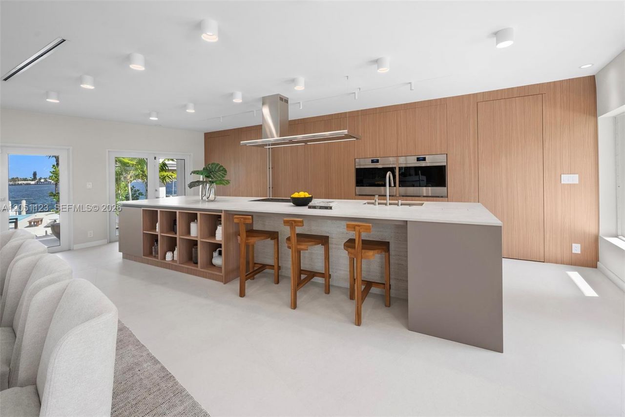 900 N Northlake Dr, Hollywood, FL 33019 Photo