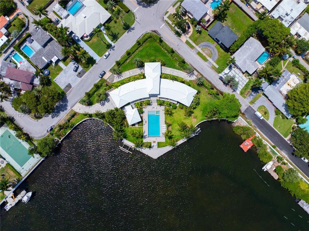 900 N Northlake Dr, Hollywood, FL 33019 Photo