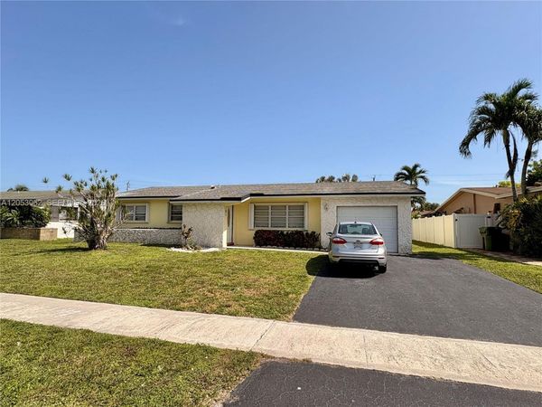 11851 NW 23rd St , Pembroke Pines, FL 33026