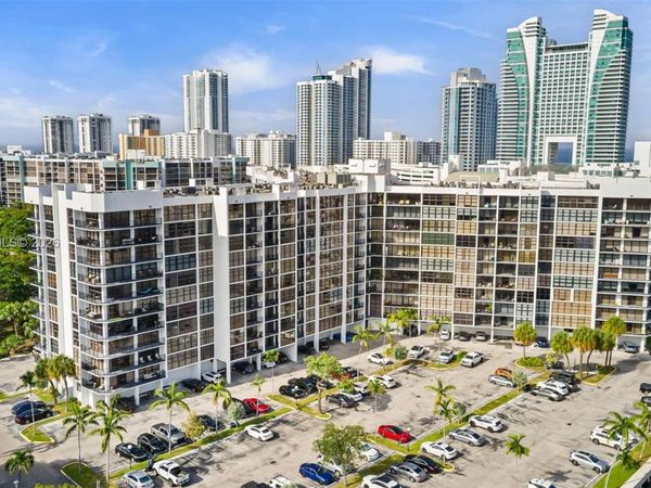 200 Leslie Dr, Unit 930, Hallandale Beach, FL 33009