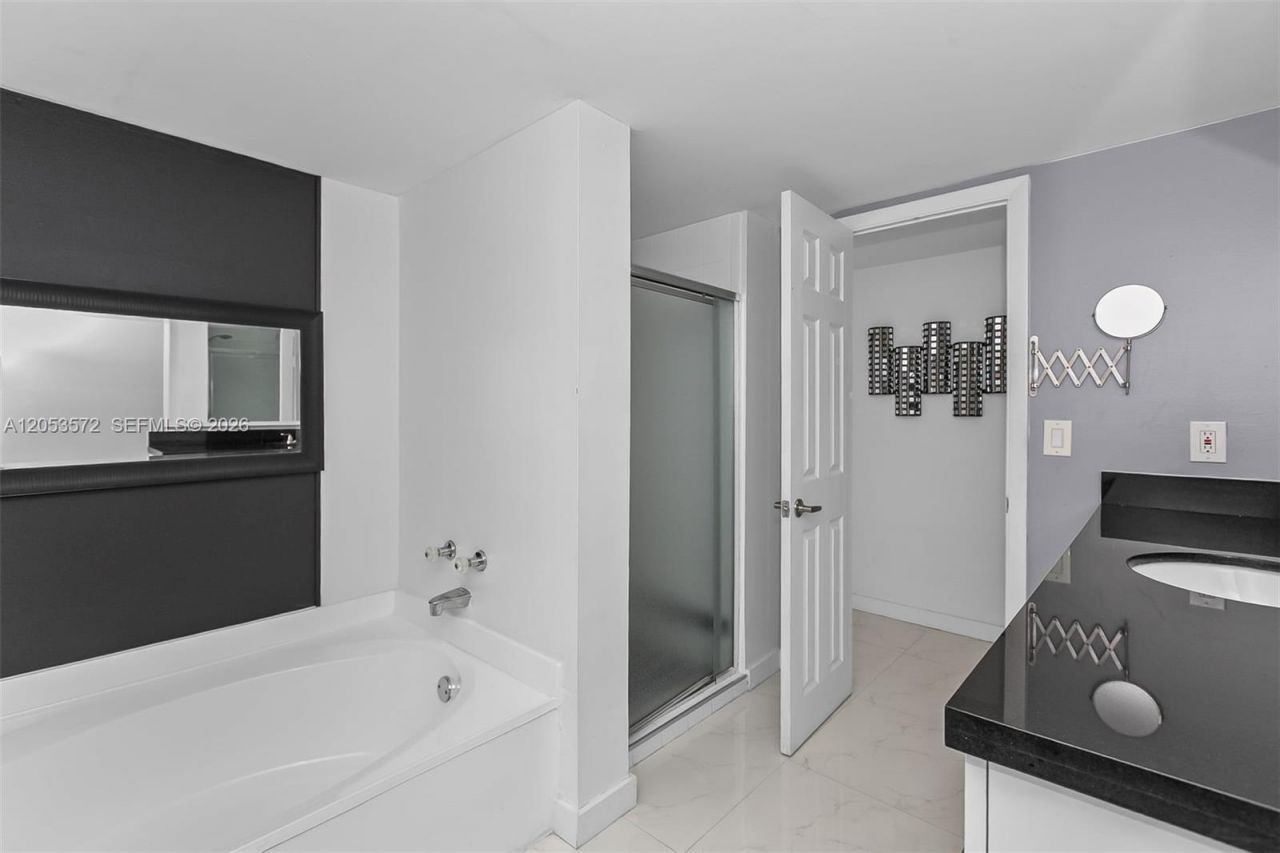 200 Leslie Dr , Unit 930, Hallandale Beach, FL 33009 Photo
