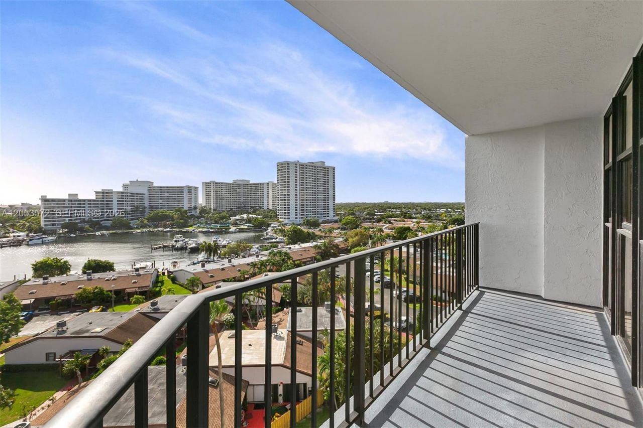 200 Leslie Dr , Unit 930, Hallandale Beach, FL 33009 Photo