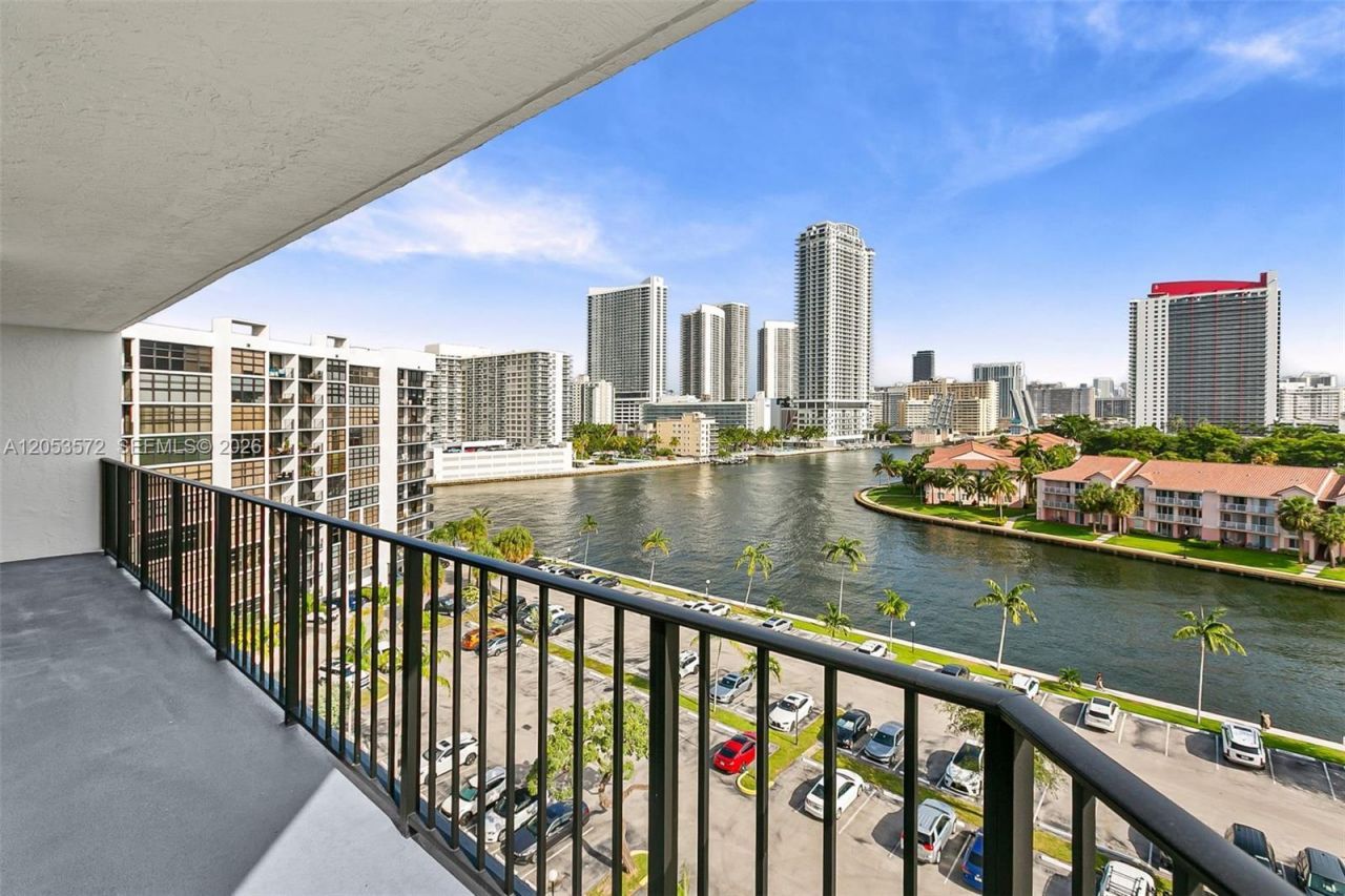 200 Leslie Dr, Unit 930, Hallandale Beach, FL 33009 Photo