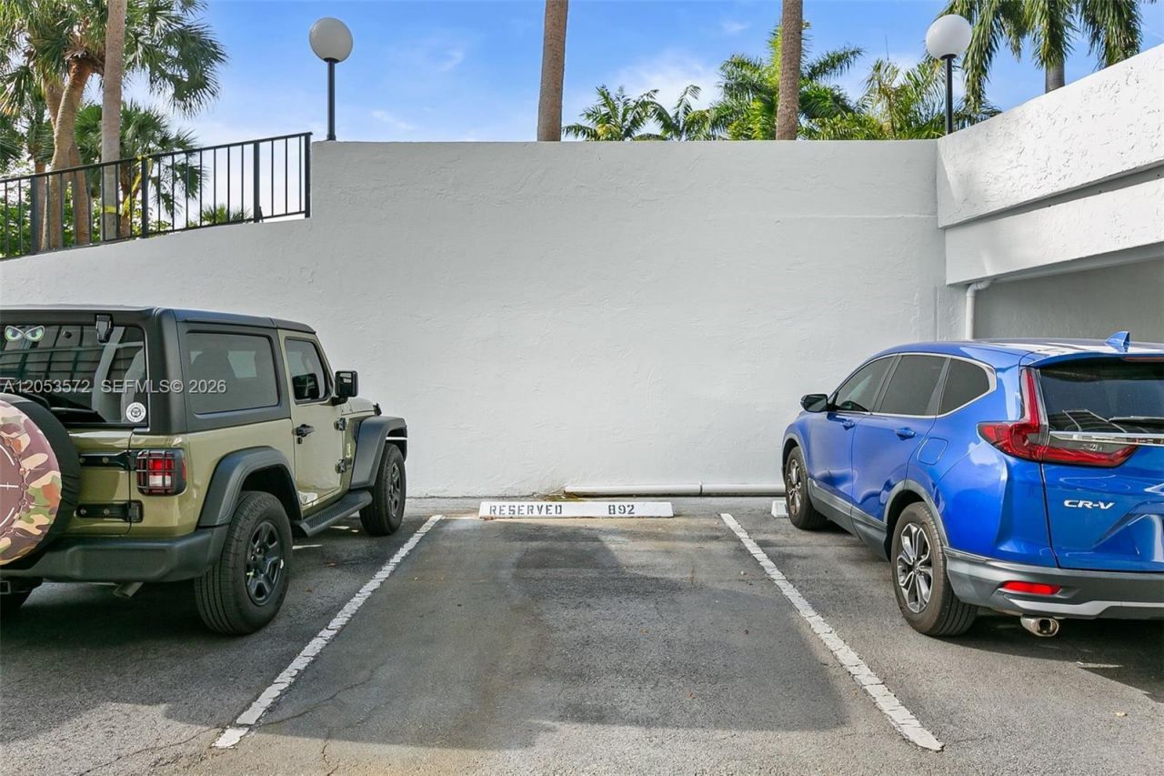 200 Leslie Dr, Unit 930, Hallandale Beach, FL 33009 Photo
