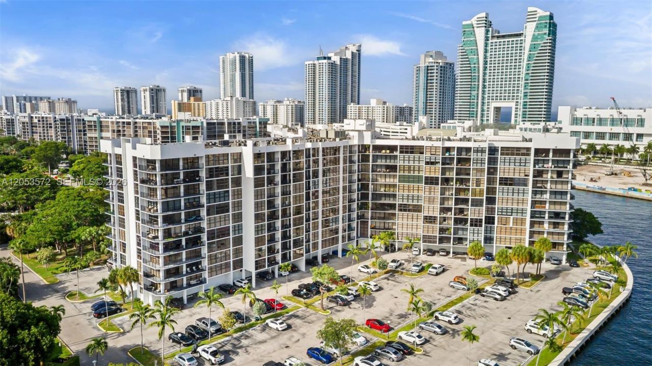 200 Leslie Dr , Unit 930, Hallandale Beach, FL 33009 Photo