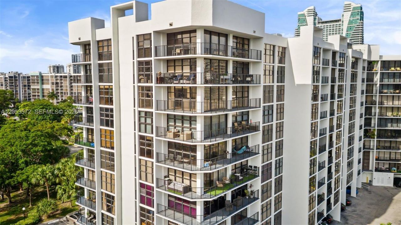 200 Leslie Dr , Unit 930, Hallandale Beach, FL 33009 Photo