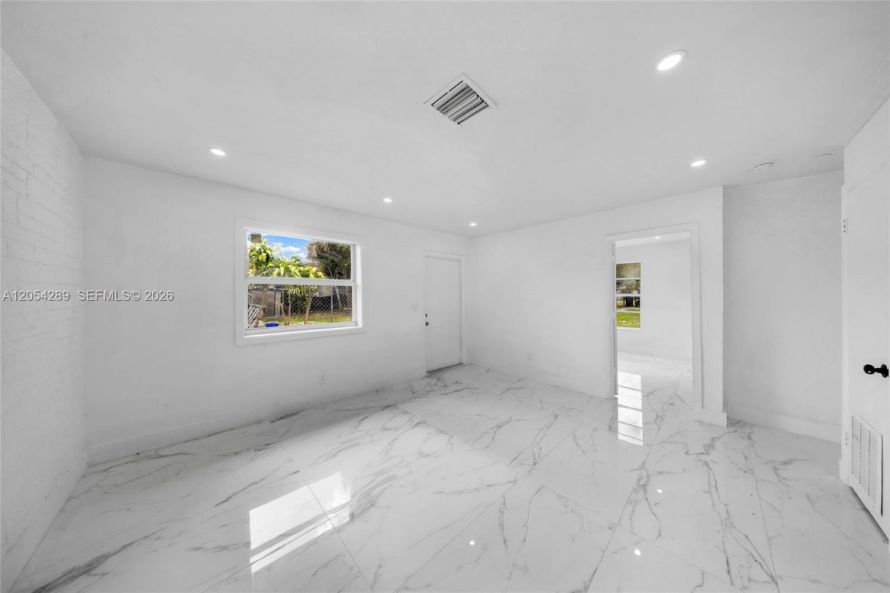 2468 NW 21st St , Unit 2, Fort Lauderdale, FL 33311 Photo