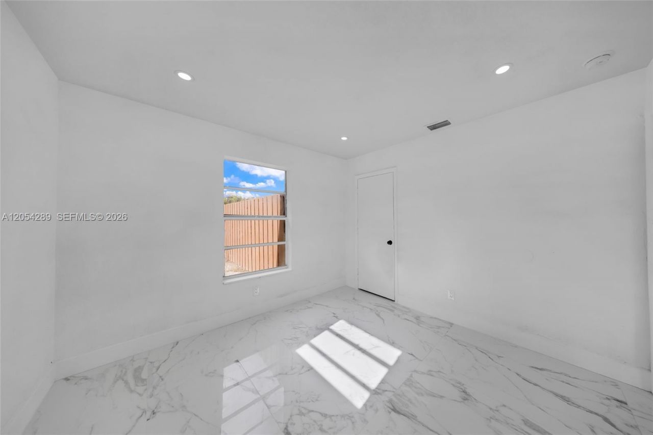 2468 NW 21st St , Unit 2, Fort Lauderdale, FL 33311 Photo