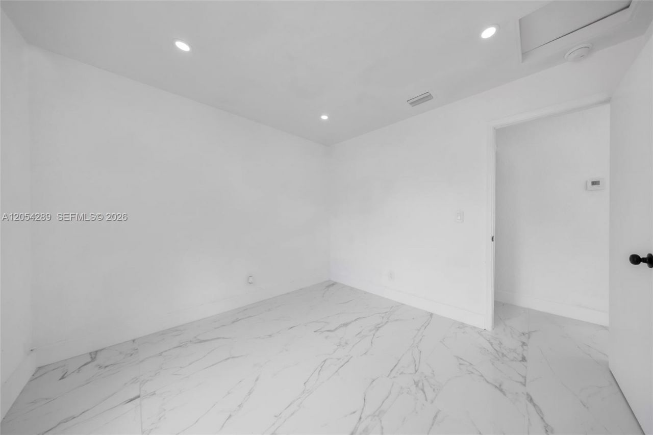 2468 NW 21st St , Unit 2, Fort Lauderdale, FL 33311 Photo