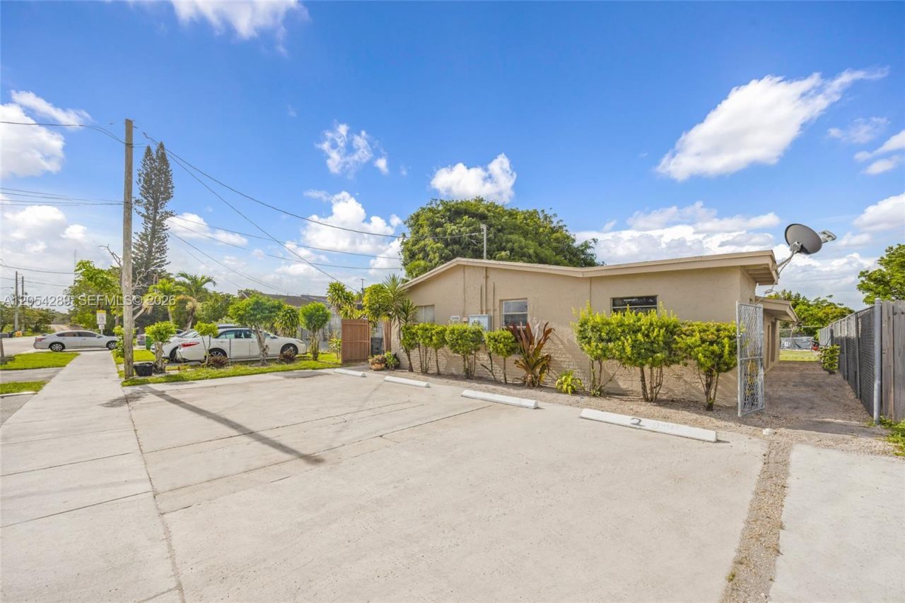 2468 NW 21st St , Unit 2, Fort Lauderdale, FL 33311 Photo