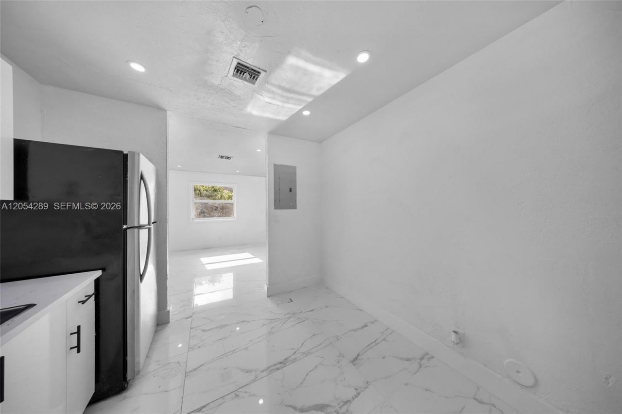 2468 NW 21st St , Unit 2, Fort Lauderdale, FL 33311 Photo