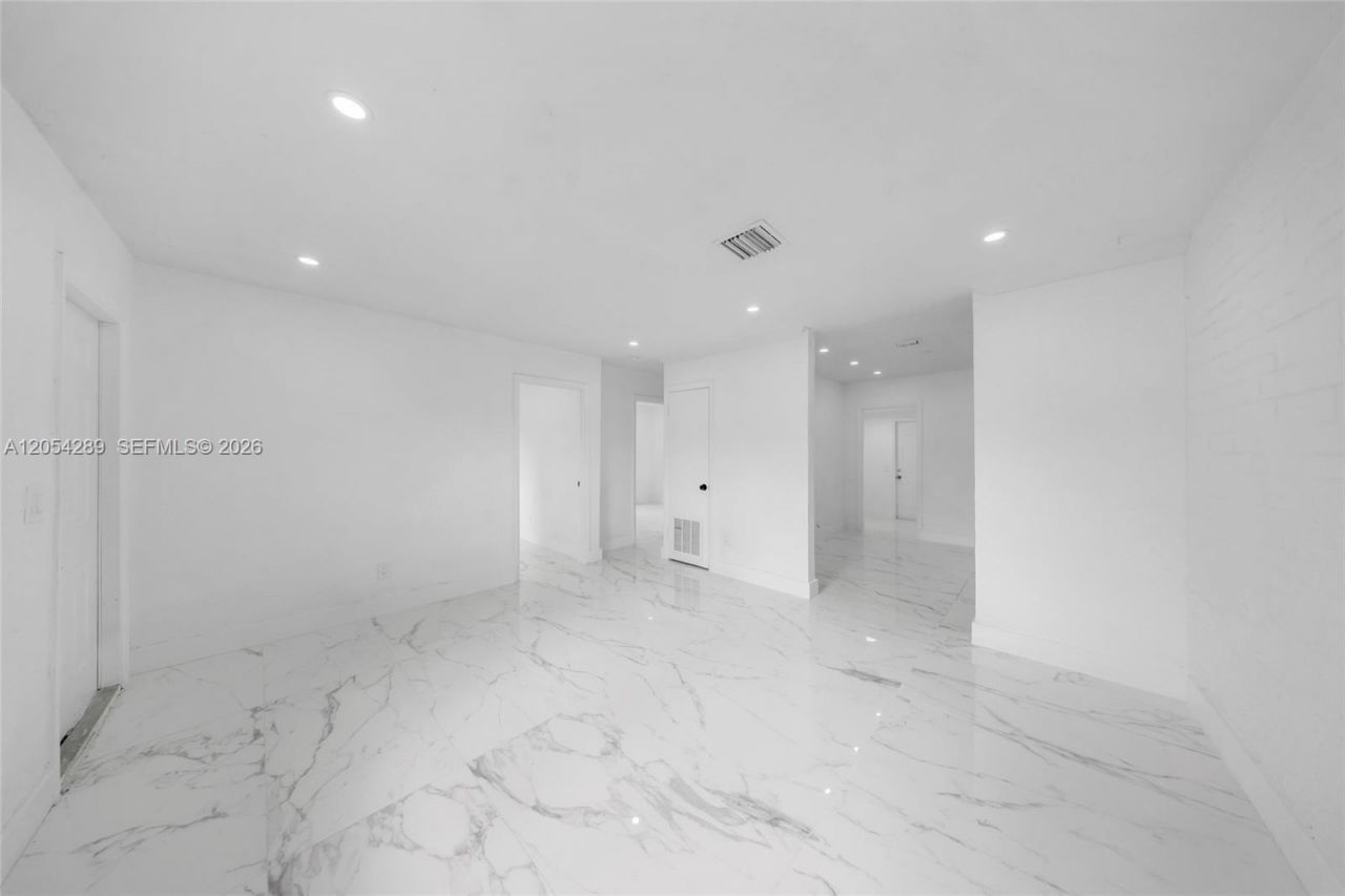 2468 NW 21st St , Unit 2, Fort Lauderdale, FL 33311 Photo