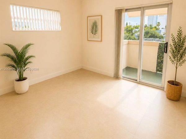 680 Miller Dr , Unit W405, Miami Springs, FL 33166