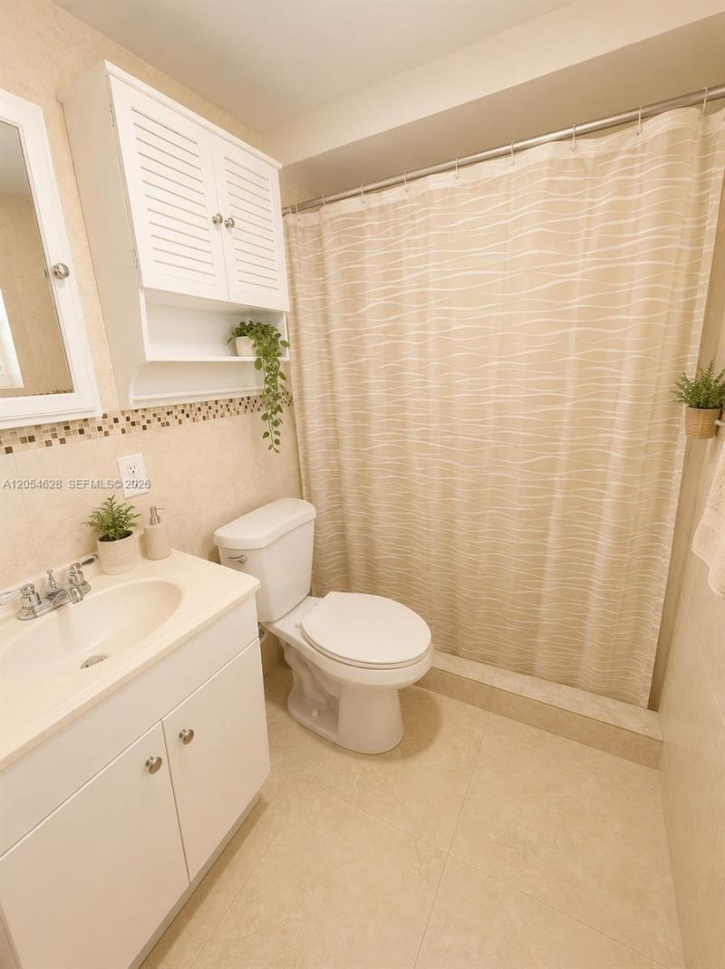 680 Miller Dr , Unit W405, Miami Springs, FL 33166 Photo