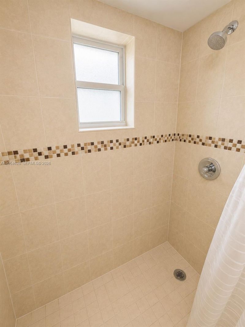 680 Miller Dr , Unit W405, Miami Springs, FL 33166 Photo