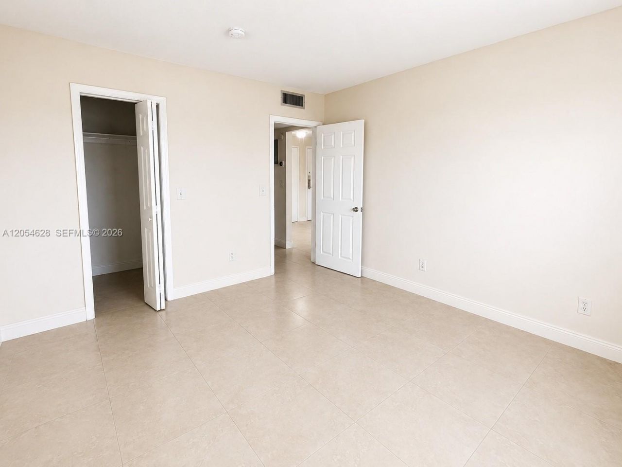 680 Miller Dr , Unit W405, Miami Springs, FL 33166 Photo
